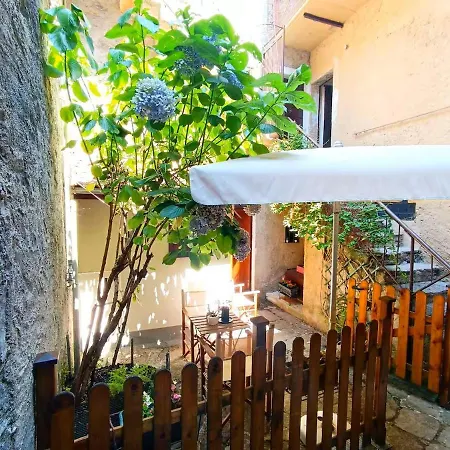 Piccolo Borgo Vista Di By Gottschalk Dorio